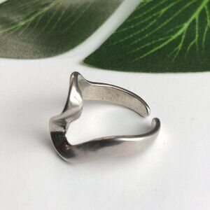 √ Irregular Bent Ring